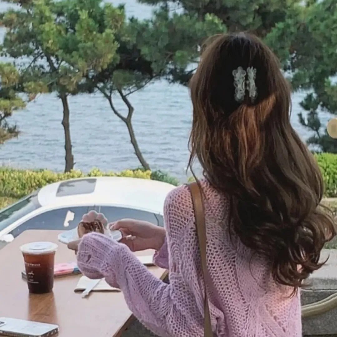 背鸭子的男孩